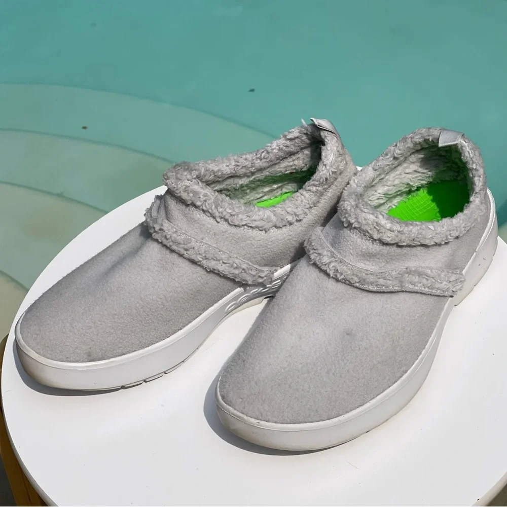 OOFOS OOCoozie Women’s Gray Sherpa Comfort Sport Recovery Slip On Shoes Size 10